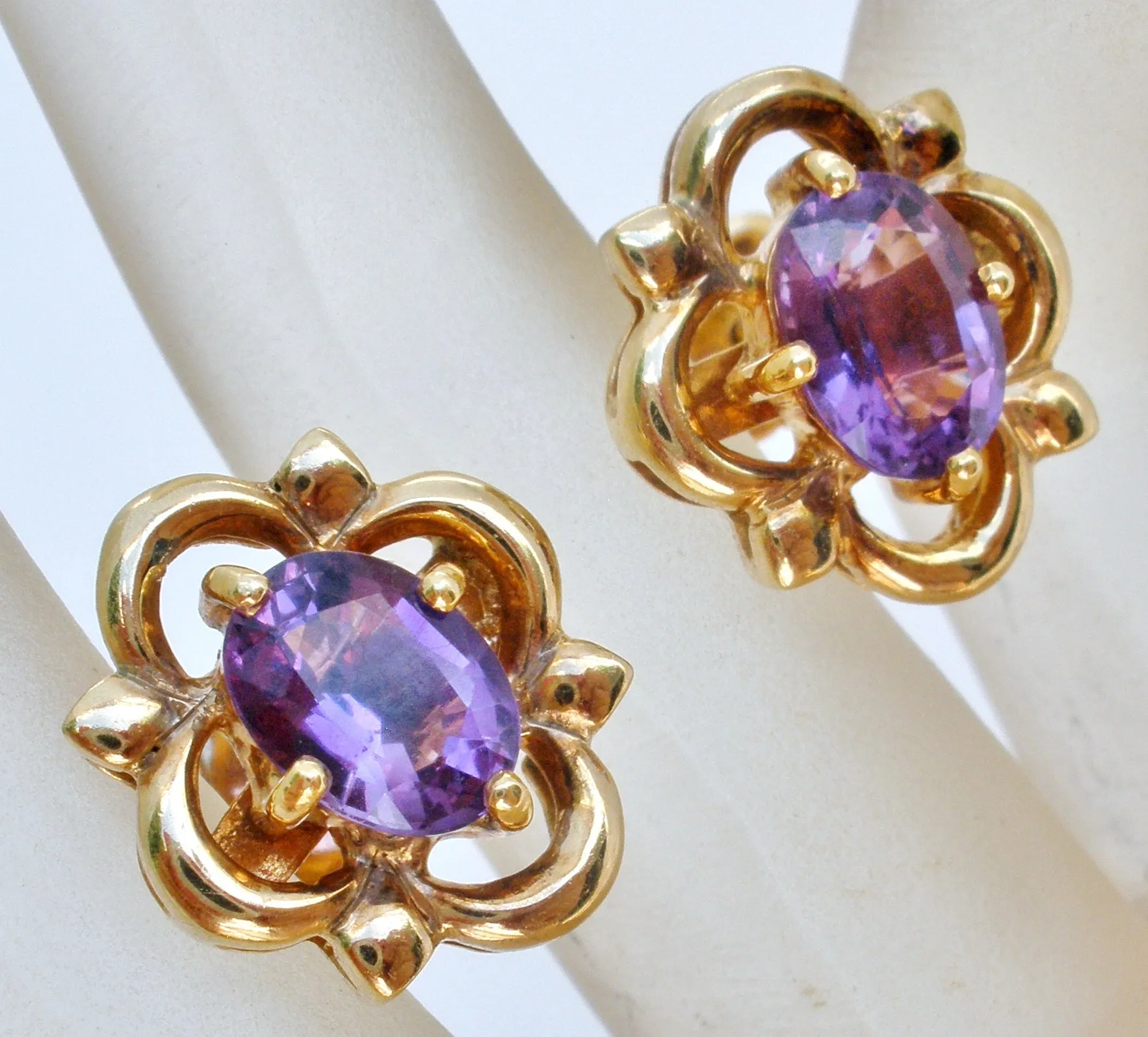 18K Yellow Gold 2.5 Ct Amethyst Earrings