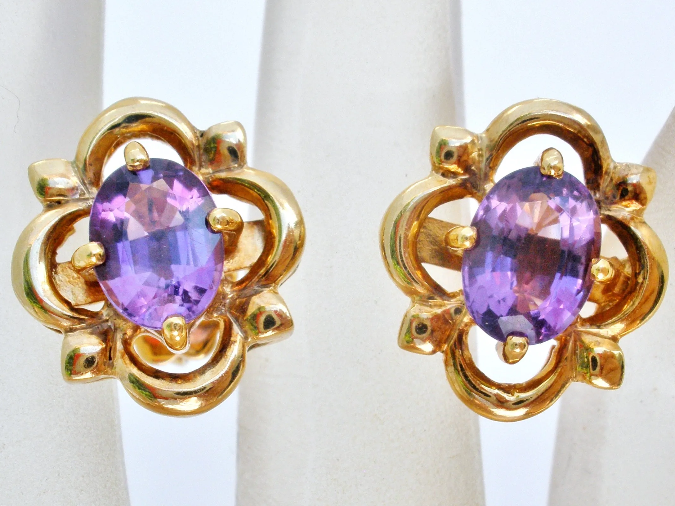 18K Yellow Gold 2.5 Ct Amethyst Earrings