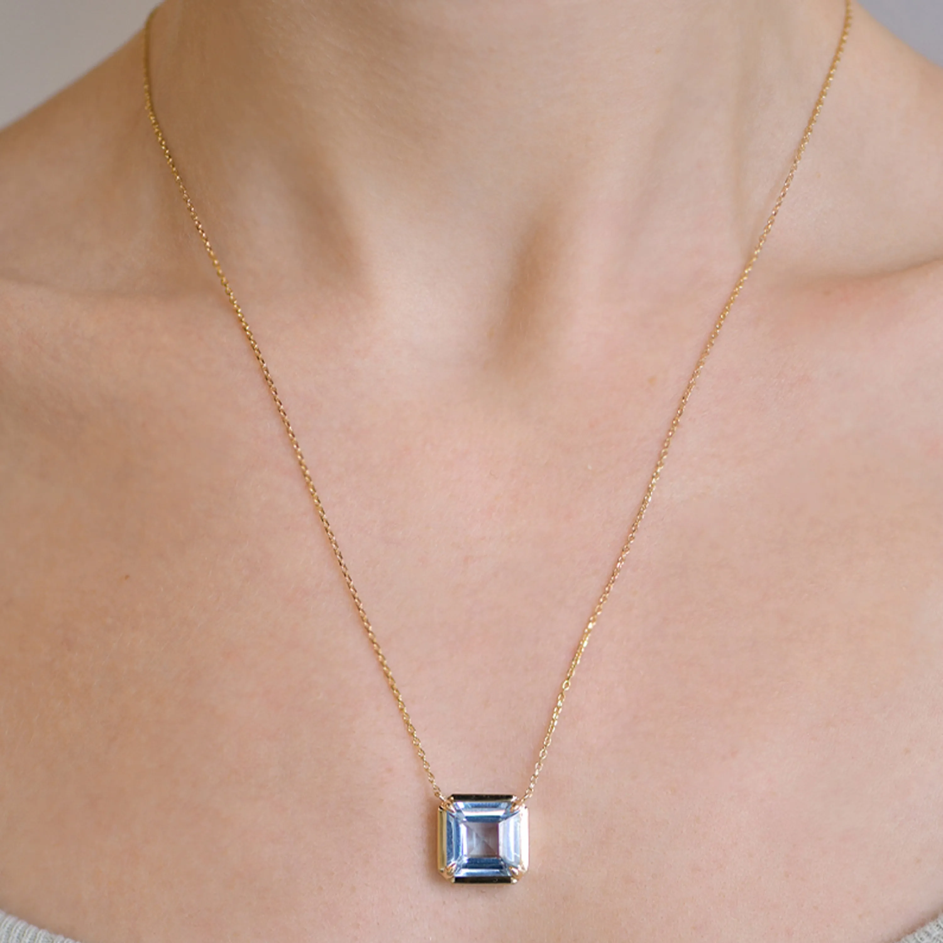 Cléo Carré Daniela Grande Square Necklace