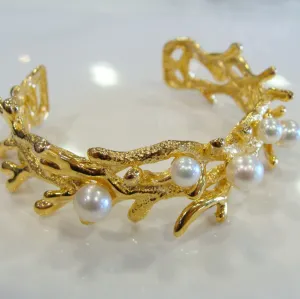 Coral Pearl Bracelet Gold