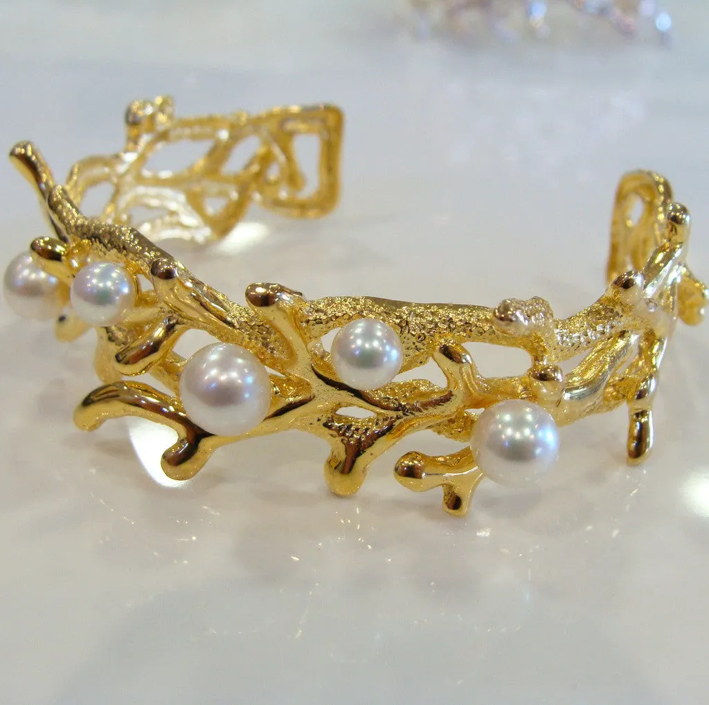 Coral Pearl Bracelet Gold