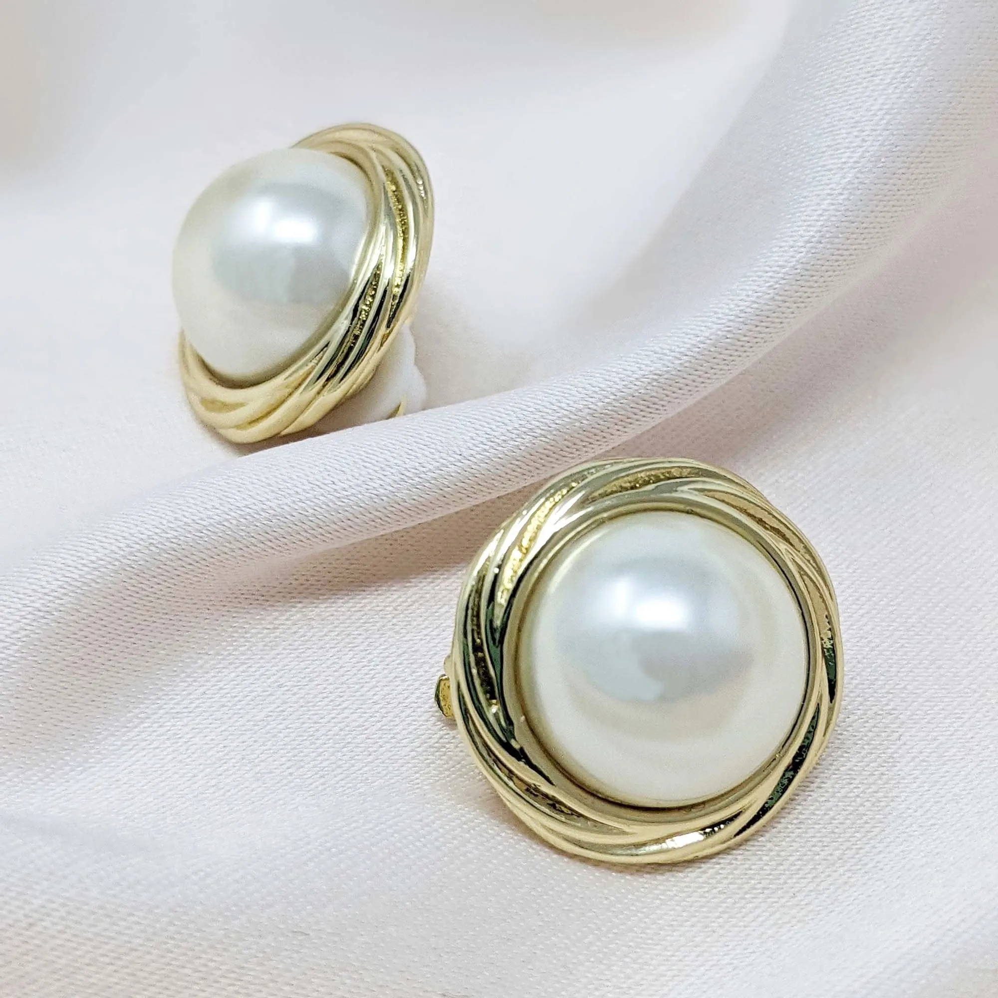 Cordelia Swirl Pearl Clip on Earring in 14k Gold Plating