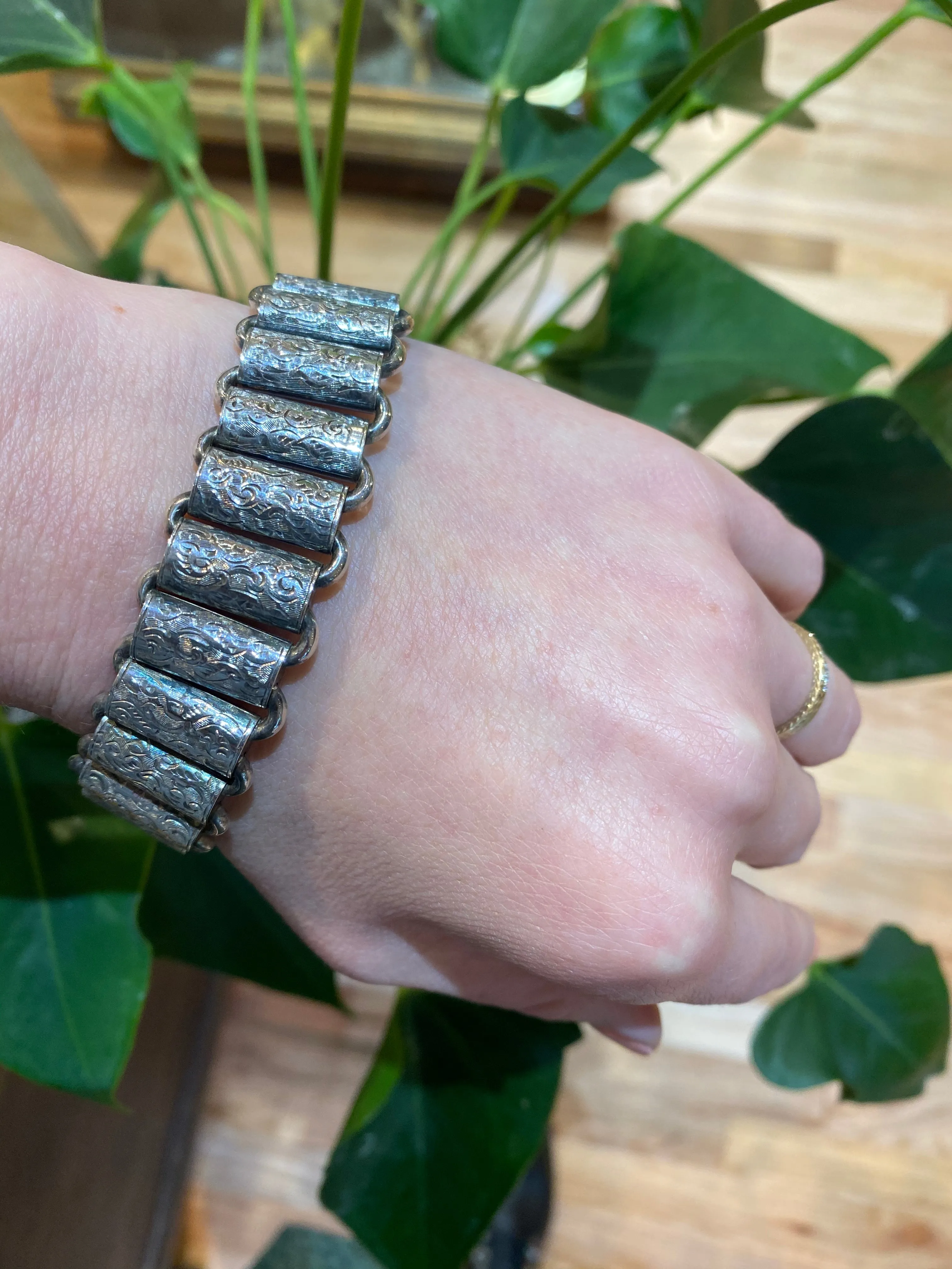 Handsome Engraved Silver Victorian Book Chain Bracelet