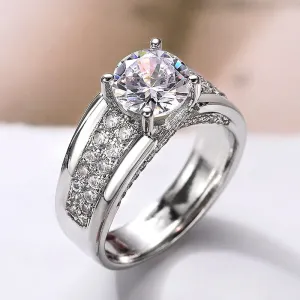 Luxury Classic Engagement Rings for Women with Zircon in Silver Color