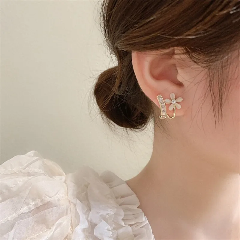 Shimmering Elegant Zircon Flower Stud Earrings